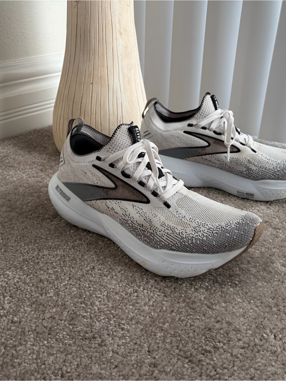 Brooks glycerin 21 Women's White and Gray Running Sneakers